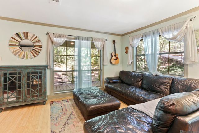 10437 Byrnes Rd, St Francisville, LA 70775
