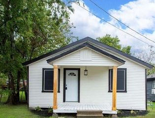 2425 E Fayle Street, Baytown, TX 77521
