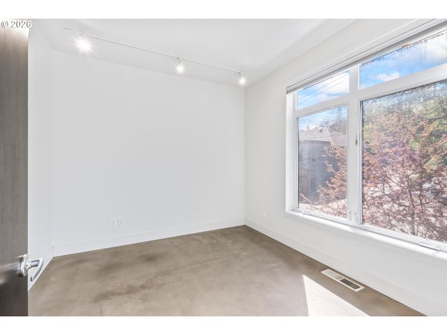 4644 S KELLY Ave, Portland, OR 97239