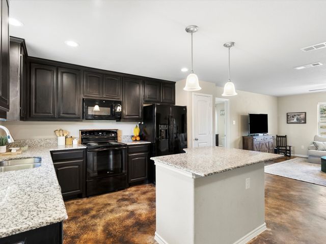 525 Brazos Hills Drive, Weatherford, TX 76087