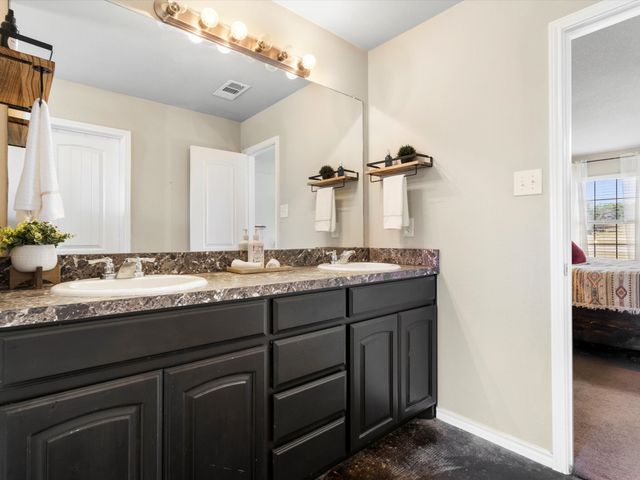 525 Brazos Hills Drive, Weatherford, TX 76087