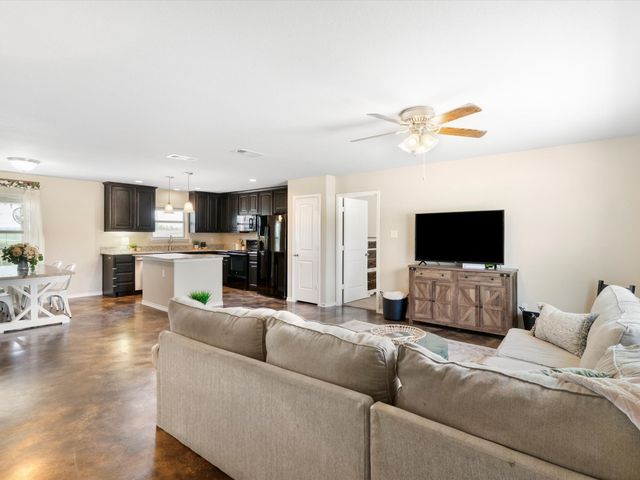 525 Brazos Hills Drive, Weatherford, TX 76087