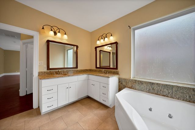 4009 Wheeler Street, Fort Worth, TX 76111