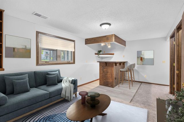 11043 98th Place N, Maple Grove, MN 55369
