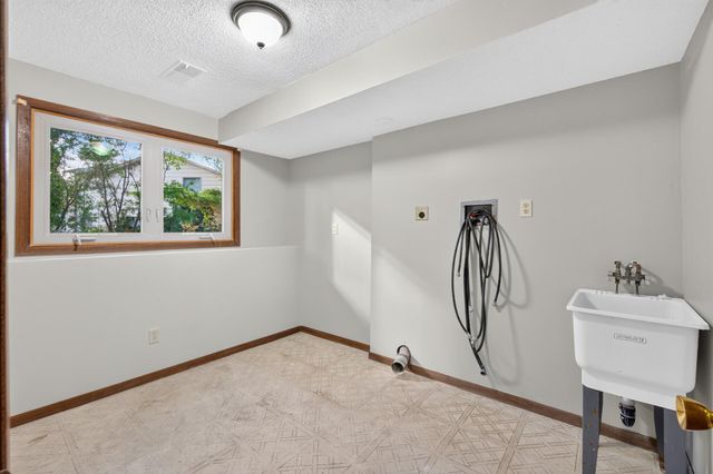 11043 98th Place N, Maple Grove, MN 55369