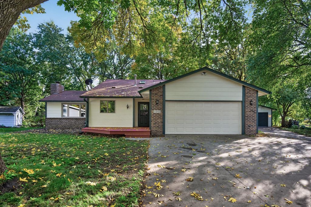 11043 98th Place N, Maple Grove, MN 55369