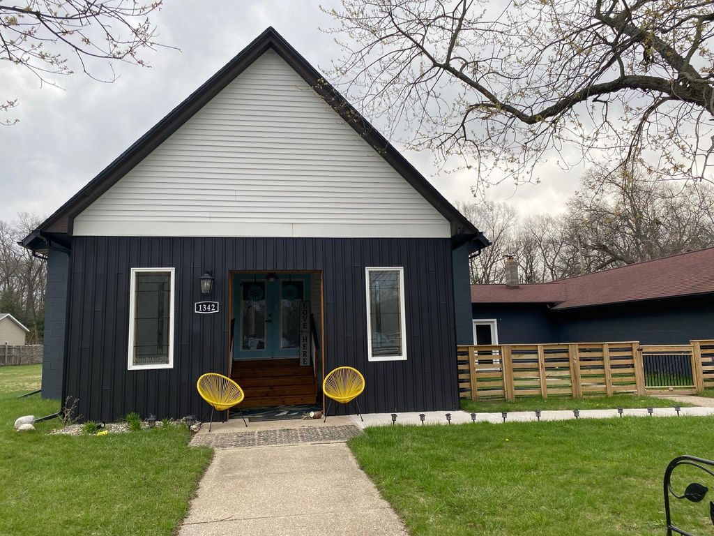 1342 S Parkway Street, Egelston Twp, MI 49442