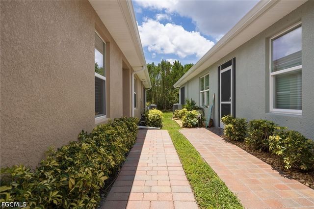 2052 Pigeon Plum WAY, North Fort Myers, FL 33917