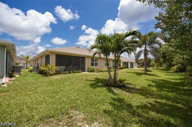 2052 Pigeon Plum WAY, North Fort Myers, FL 33917