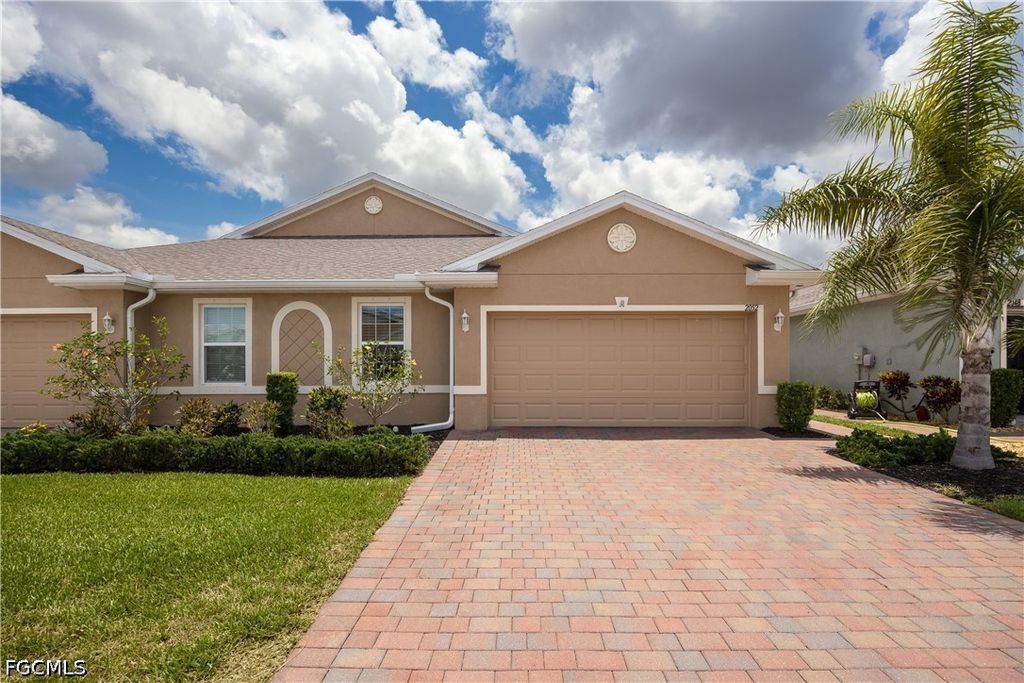 2052 Pigeon Plum WAY, North Fort Myers, FL 33917