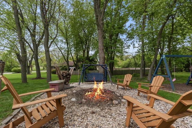 11311 N St James LANE, Mequon, WI 53092