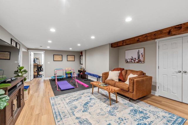 11311 N St James LANE, Mequon, WI 53092