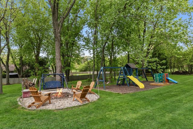 11311 N St James LANE, Mequon, WI 53092