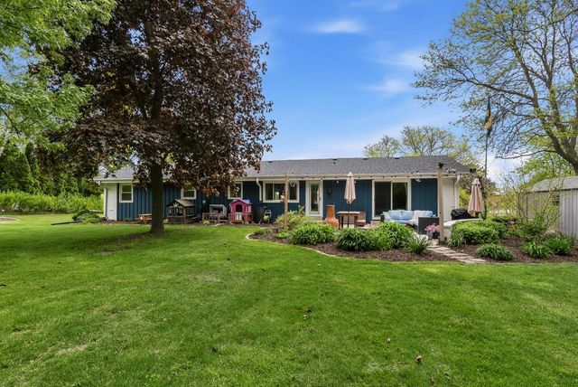 11311 N St James LANE, Mequon, WI 53092