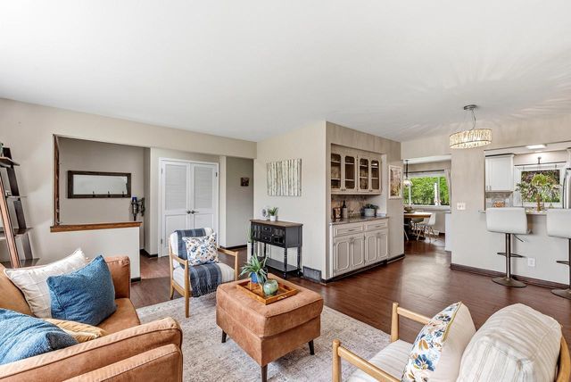 11311 N St James LANE, Mequon, WI 53092