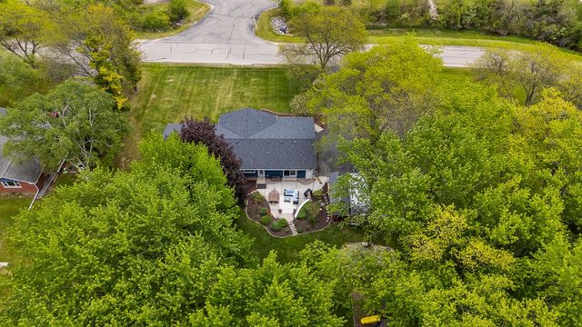 11311 N St James LANE, Mequon, WI 53092
