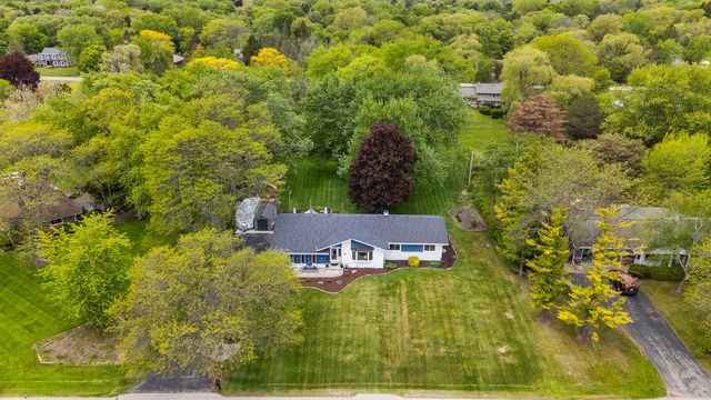 11311 N St James LANE, Mequon, WI 53092