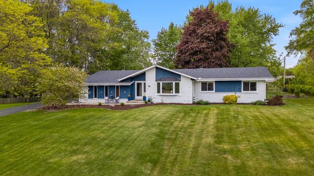 11311 N St James LANE, Mequon, WI 53092