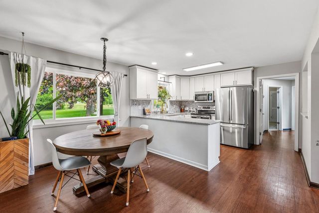 11311 N St James LANE, Mequon, WI 53092