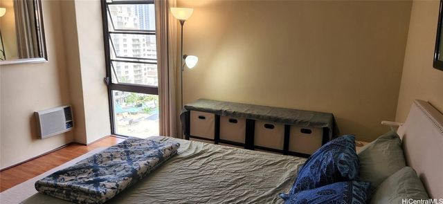 2410 E Cleghorn Street 1504, Honolulu, HI 96815