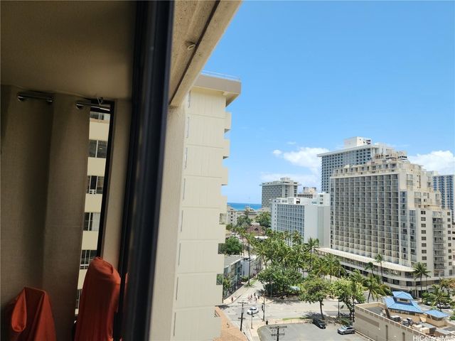 2410 E Cleghorn Street 1504, Honolulu, HI 96815