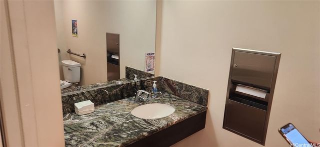 2410 E Cleghorn Street 1504, Honolulu, HI 96815