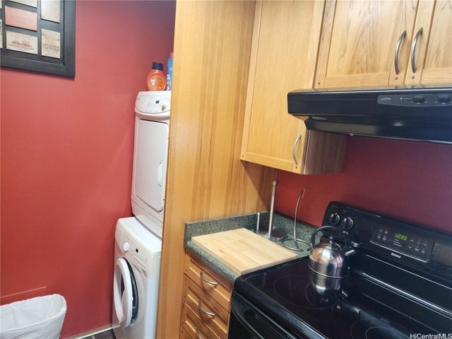 2410 E Cleghorn Street 1504, Honolulu, HI 96815