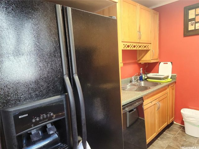 2410 E Cleghorn Street 1504, Honolulu, HI 96815