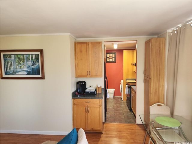 2410 E Cleghorn Street 1504, Honolulu, HI 96815