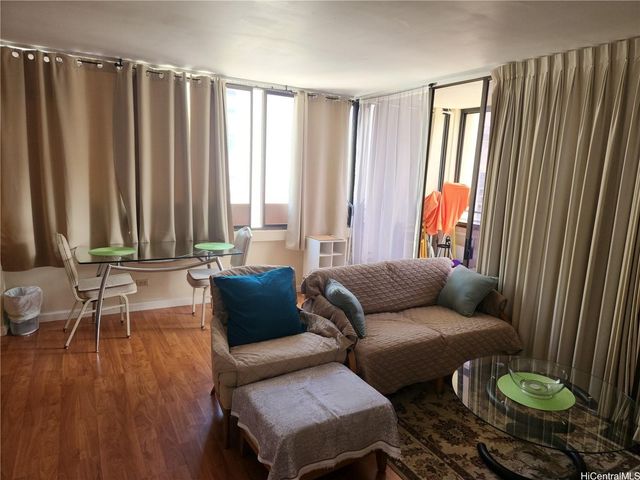 2410 E Cleghorn Street 1504, Honolulu, HI 96815