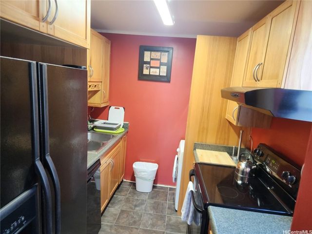 2410 E Cleghorn Street 1504, Honolulu, HI 96815