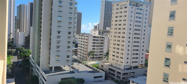 2410 E Cleghorn Street 1504, Honolulu, HI 96815