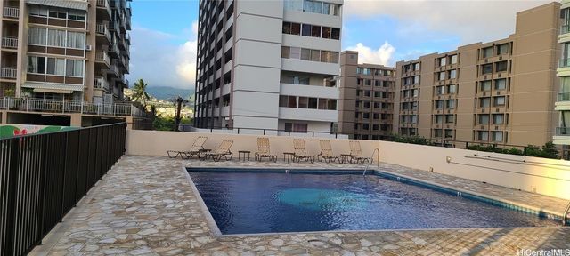 2410 E Cleghorn Street 1504, Honolulu, HI 96815