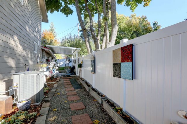 716 W 6th St, Medical Lake, WA 99022