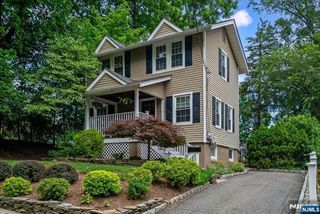 15 Florence Place, Caldwell, NJ 07006