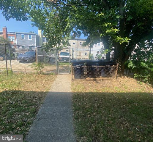 1018 16TH ST NE, Washington, DC 20002