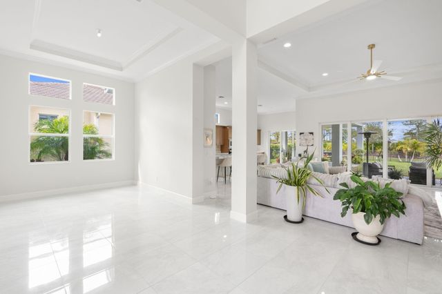 4776 Estates Circle, Loxahatchee, FL 33470