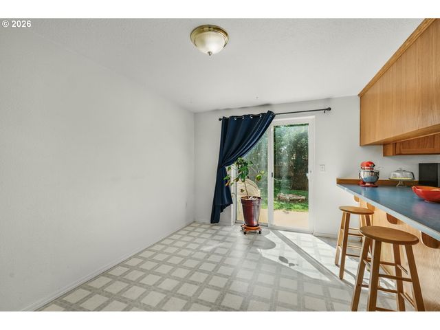 712 MAIN St, Dayton, OR 97114