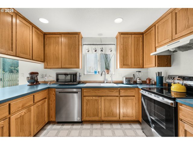 712 MAIN St, Dayton, OR 97114