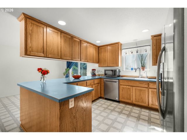 712 MAIN St, Dayton, OR 97114