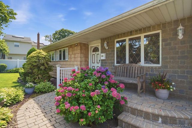 432 Wildwood Road, Ronkonkoma, NY 11779