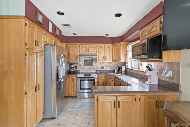 432 Wildwood Road, Ronkonkoma, NY 11779