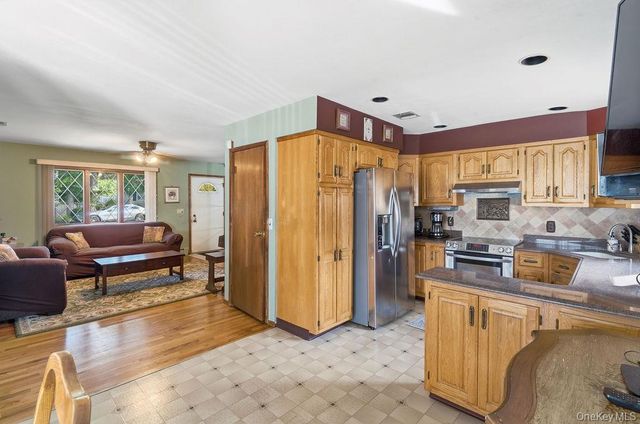 432 Wildwood Road, Ronkonkoma, NY 11779