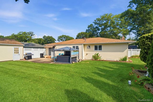 432 Wildwood Road, Ronkonkoma, NY 11779