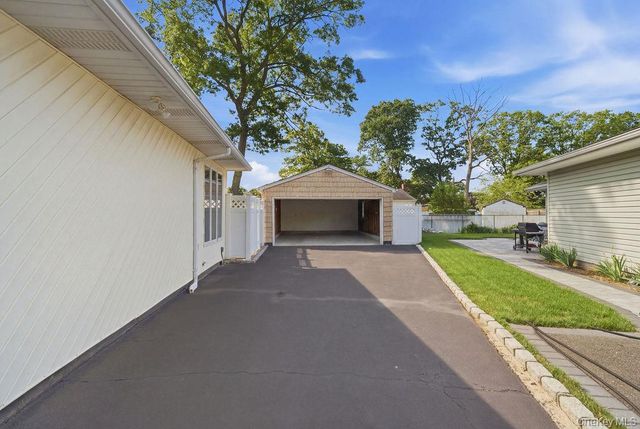 432 Wildwood Road, Ronkonkoma, NY 11779