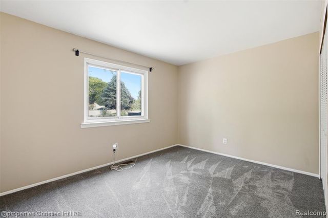 2814 Warrior Drive, Wixom, MI 48393