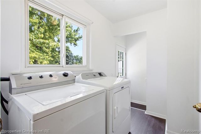 2814 Warrior Drive, Wixom, MI 48393
