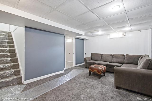2814 Warrior Drive, Wixom, MI 48393