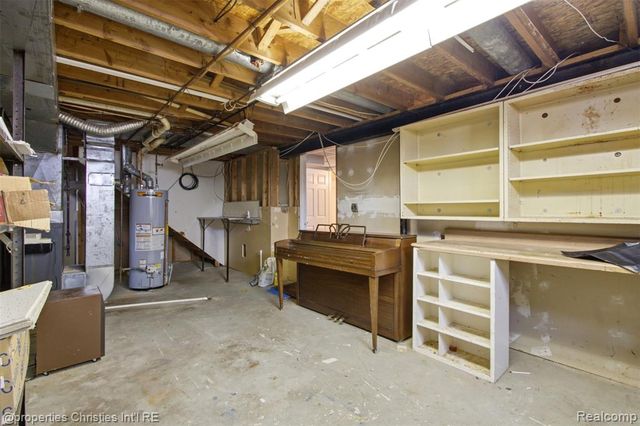 2814 Warrior Drive, Wixom, MI 48393