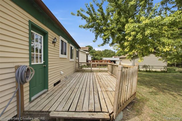 2814 Warrior Drive, Wixom, MI 48393